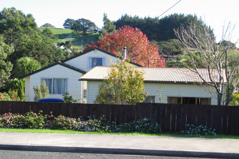 Photo of property in 26 Hammond Avenue, Hatfields Beach, Orewa, 0931