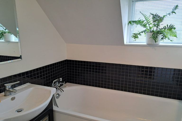 Photo of property in Cornwall Gardens, 12/27 Cornwall Street, St Albans, Christchurch, 8014