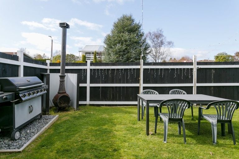 Photo of property in 2/27 Tobin Place, Richmond Heights, Taupo, 3330