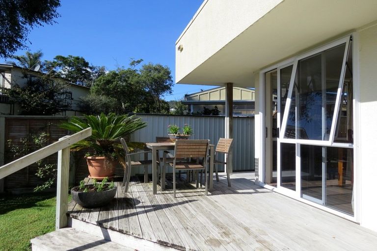 Photo of property in 90 Victoria Street, Coromandel, 3506