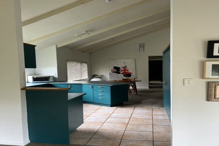 Photo of property in 90a Atkinson Road, Titirangi, Auckland, 0604