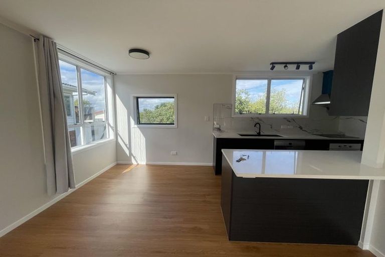 Photo of property in 1/22 Edgeworth Road, Glenfield, Auckland, 0629