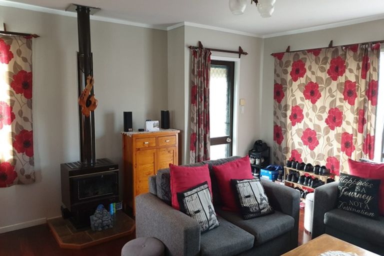 Photo of property in 2/66 Aviemore Drive, Highland Park, Auckland, 2010