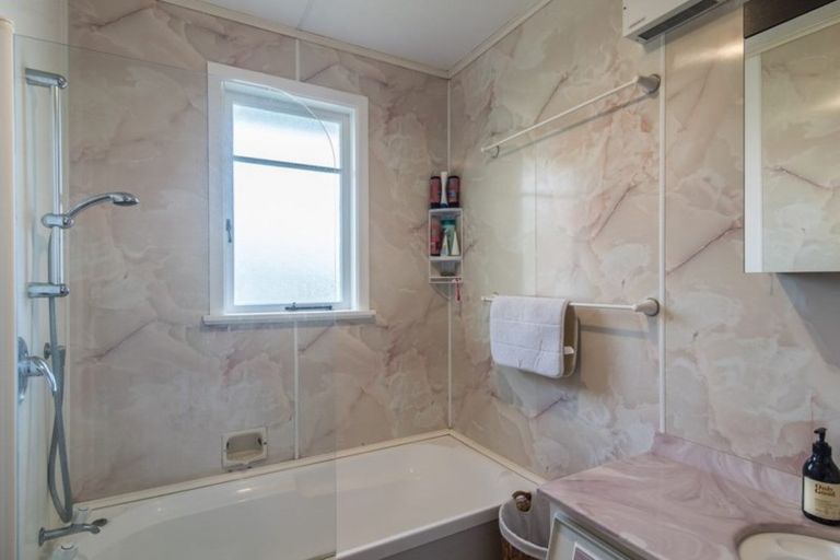 Photo of property in 86 Ruapehu Street, Paraparaumu, 5032