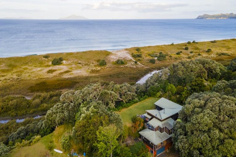 Photo of property in 679 Cove Road, Waipu, 0582