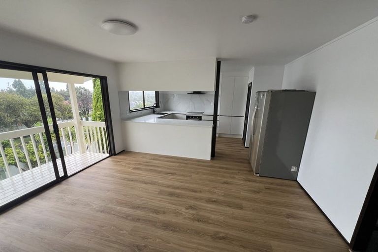 Photo of property in 69 Chelsea View Drive, Chatswood, Auckland, 0626