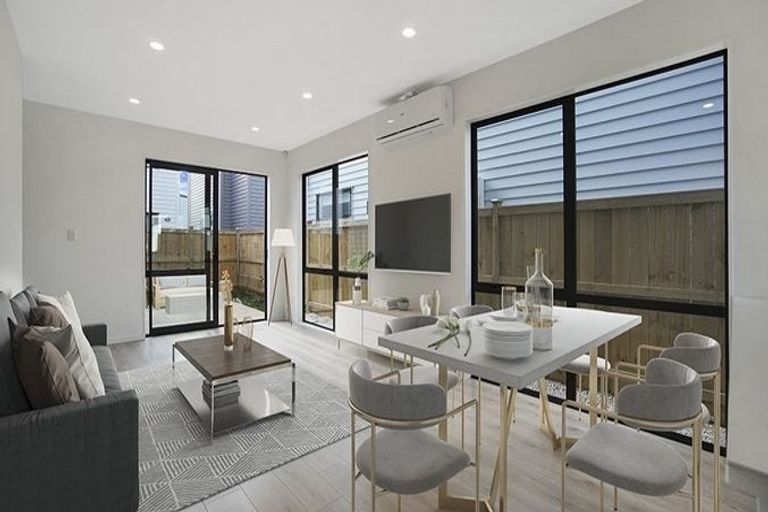 Photo of property in 110 Bellbird Street, Papakura, 2110