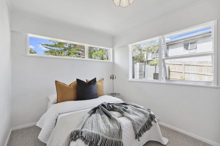 Photo of property in 43 Waitaki Street, Henderson, Auckland, 0612