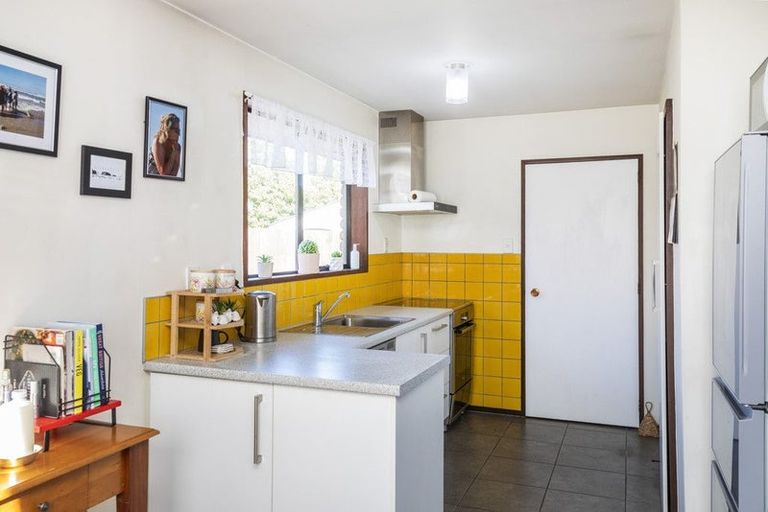 Photo of property in 76 Solomon Avenue, Redwood, Christchurch, 8051