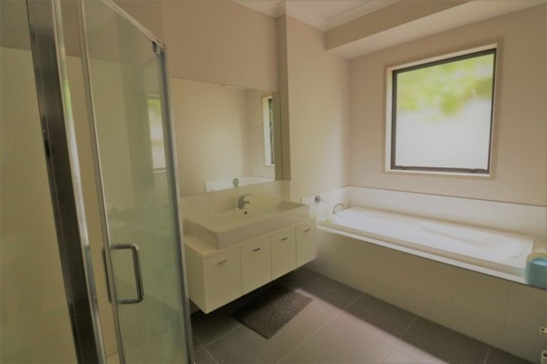 Photo of property in 8 Gibbston Close, Huntington, Hamilton, 3210