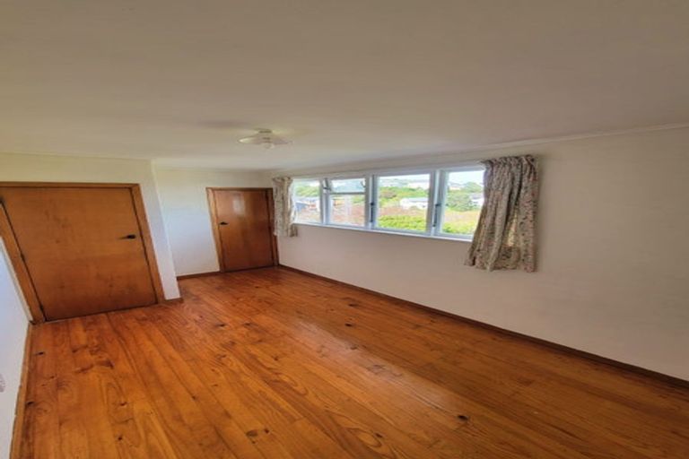 Photo of property in 74-76 Hereford Street, Cannons Creek, Porirua, 5024