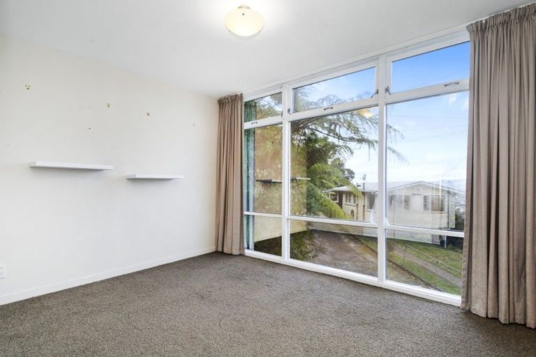 Photo of property in 28 Hollies Crescent, Johnsonville, Wellington, 6037