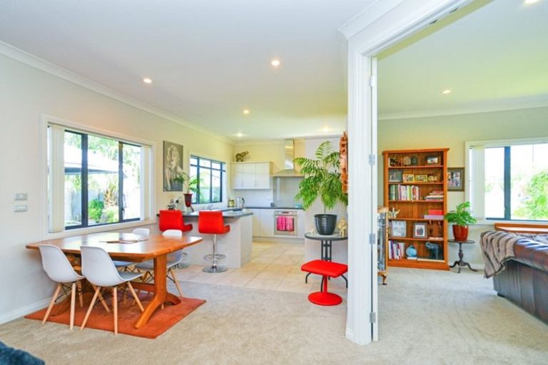 Photo of property in 17 Akaroa Road, Poraiti, Napier, 4112