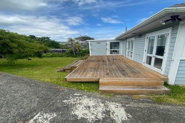 Photo of property in 34 Victory Crescent, Tawa, Wellington, 5028