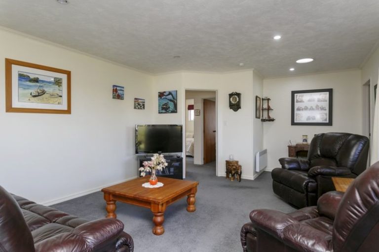 Photo of property in 92 Harvey Street, Waipahihi, Taupo, 3330