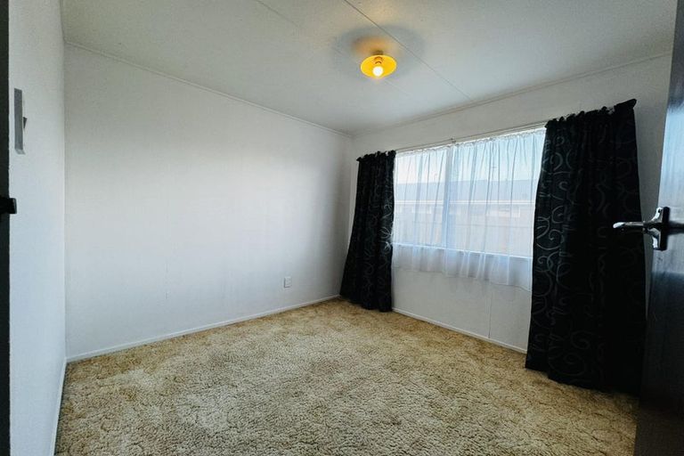 Photo of property in 42 Acacia Street, Kelvin Grove, Palmerston North, 4414