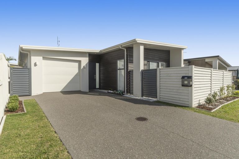 Photo of property in 92 Saint Pauls Drive, Brookfield, Tauranga, 3110