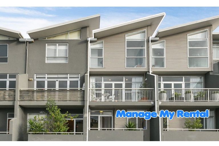 Photo of property in Mondrian Townhouses, 4/24 Hanson Street, Mount Cook, Wellington, 6021