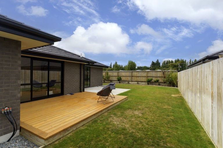 Photo of property in 20 Evelyn Crescent, Marshland, Christchurch, 8083