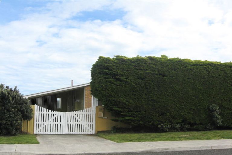 Photo of property in 75 Kahukura Avenue, Waitarere Beach, Levin, 5510