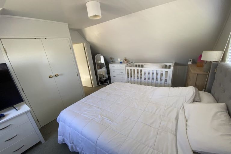 Photo of property in 13 Caspian Close, New Lynn, Auckland, 0600