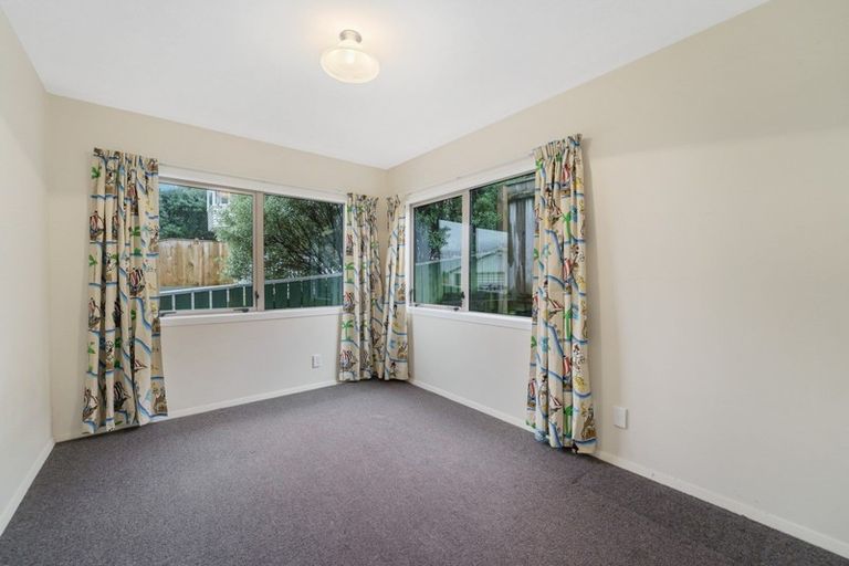 Photo of property in 44a Taylor Terrace, Tawa, Wellington, 5028