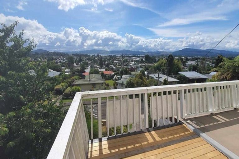Photo of property in 93 Mallard Drive, Selwyn Heights, Rotorua, 3015