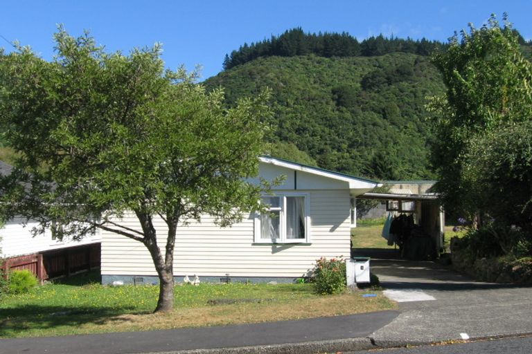 Photo of property in 4 Waimarama Grove, Birchville, Upper Hutt, 5018