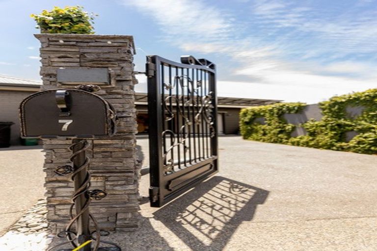 Photo of property in 7 Celmisia Retreat, Papamoa Beach, Papamoa, 3118