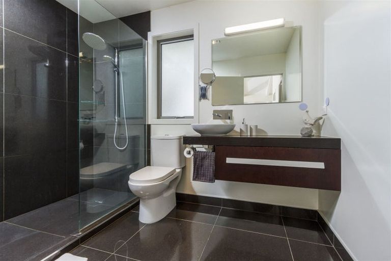 Photo of property in 208 Beach Haven Road, Beach Haven, Auckland, 0626