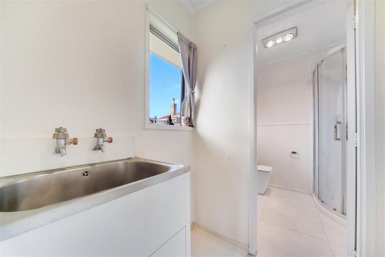 Photo of property in 4/6 Ray Small Drive, Papakura, 2110