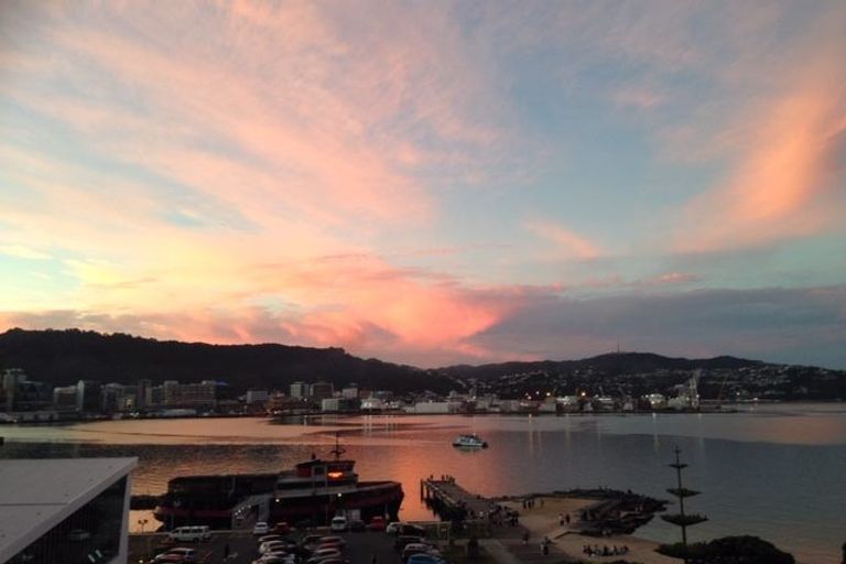 Photo of property in 4/154 Oriental Parade, Oriental Bay, Wellington, 6011