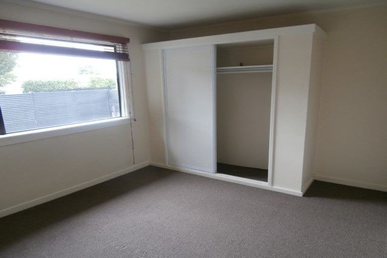 Photo of property in 111 Wainoni Road, Avondale, Christchurch, 8061