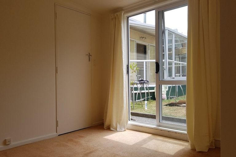 Photo of property in 34 Happy Valley Road, Owhiro Bay, Wellington, 6023