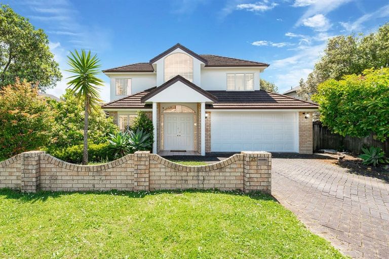 Photo of property in 35 Picasso Drive, West Harbour, Auckland, 0618