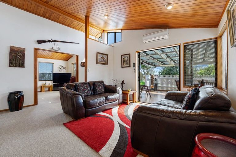 Photo of property in 8 Argyle Place, Highlands Park, New Plymouth, 4312