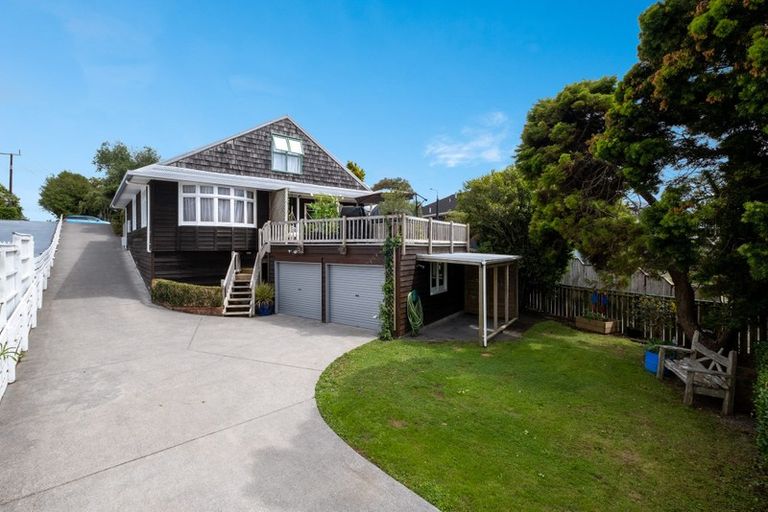 Photo of property in 48 Karina Road, Merrilands, New Plymouth, 4312