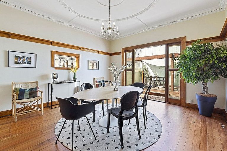 Photo of property in 25 Hawkestone Street, Thorndon, Wellington, 6011