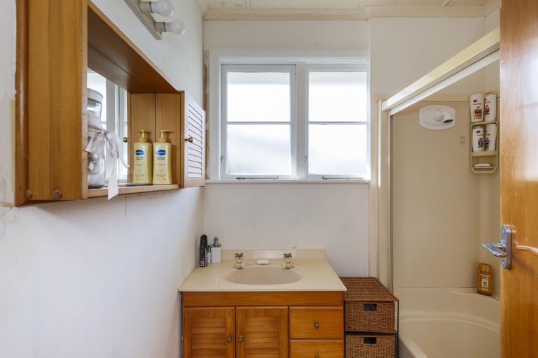 Photo of property in 456 Ruahine Street, Terrace End, Palmerston North, 4410