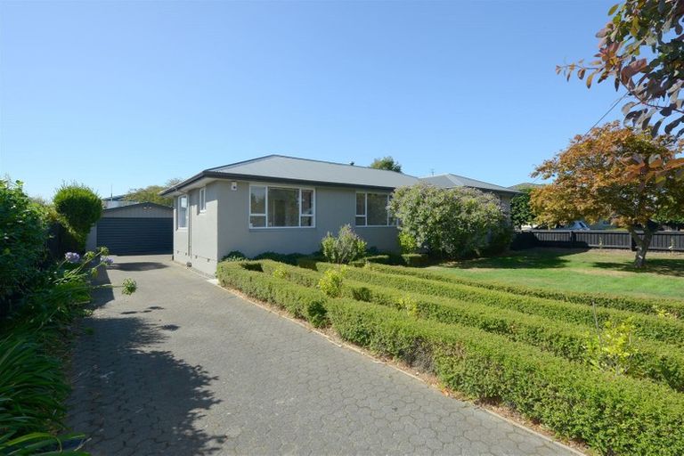 Photo of property in 39 Middlepark Road, Sockburn, Christchurch, 8042