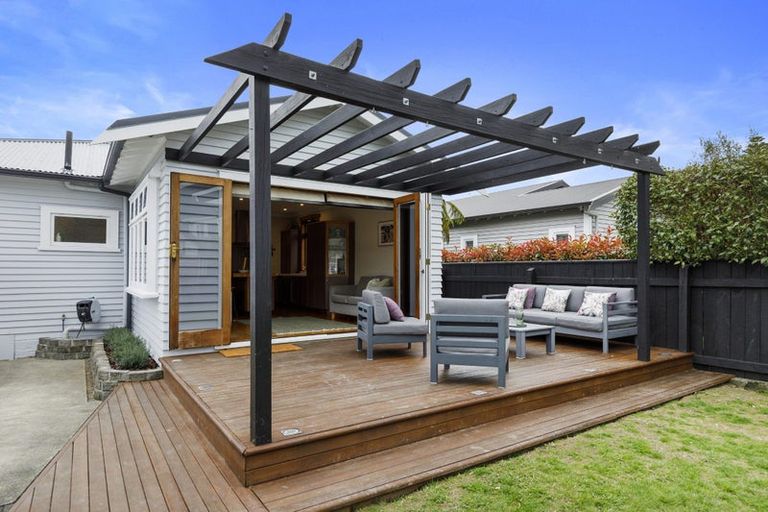 Photo of property in 17 Burnside Street, Waterloo, Lower Hutt, 5011