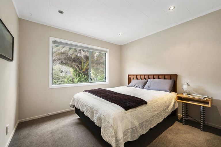 Photo of property in 11 Southern Cross Crescent, Island Bay, Wellington, 6023