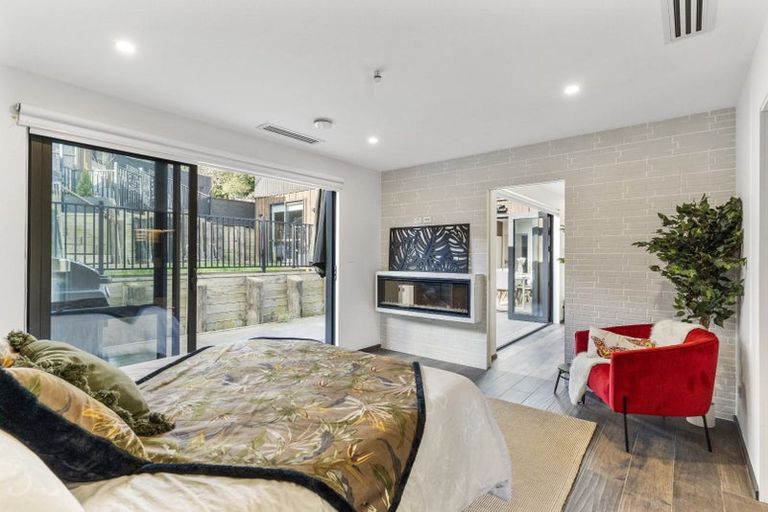 Photo of property in 25b Deverell Place, Northcross, Auckland, 0632