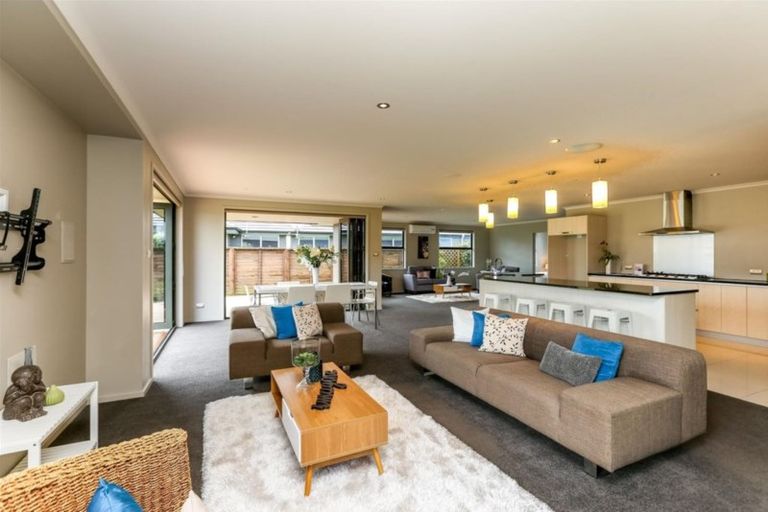 Photo of property in 9 St Andrews Parkway, Waiwhakaiho, New Plymouth, 4312