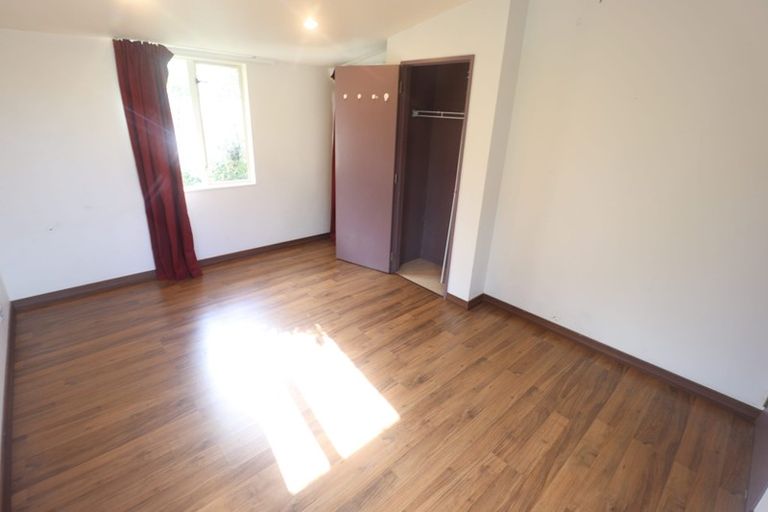 Photo of property in 2/879 East Coast Road, Northcross, Auckland, 0632