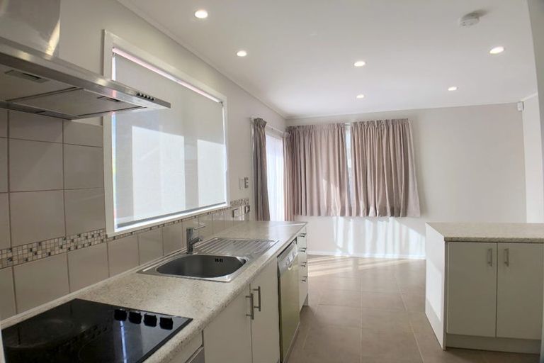 Photo of property in 1/20 Lucinda Place, Glen Eden, Auckland, 0602