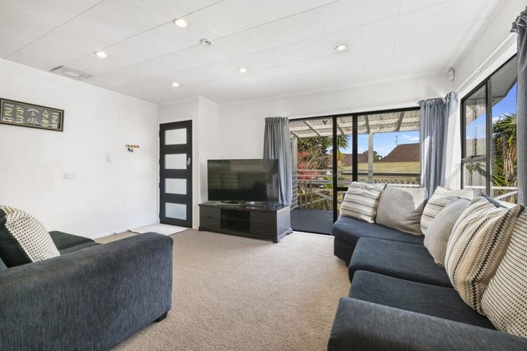 Photo of property in 81 Santiago Crescent, Unsworth Heights, Auckland, 0632