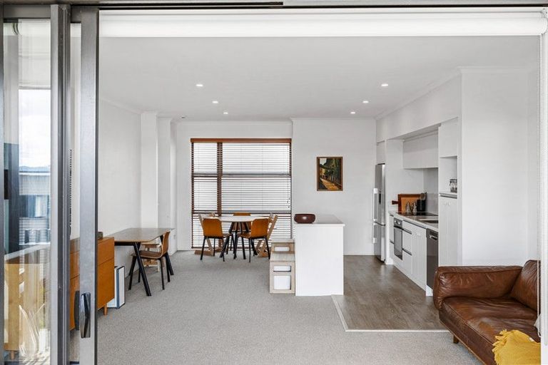 Photo of property in 16 Raranga Lane, Hobsonville, Auckland, 0616