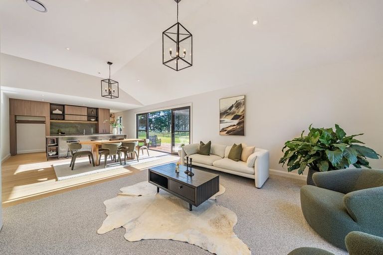 Photo of property in 405a Paekakariki Hill Road, Paekakariki Hill, Porirua, 5381