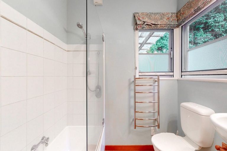 Photo of property in 451 Muritai Road, Eastbourne, Lower Hutt, 5013